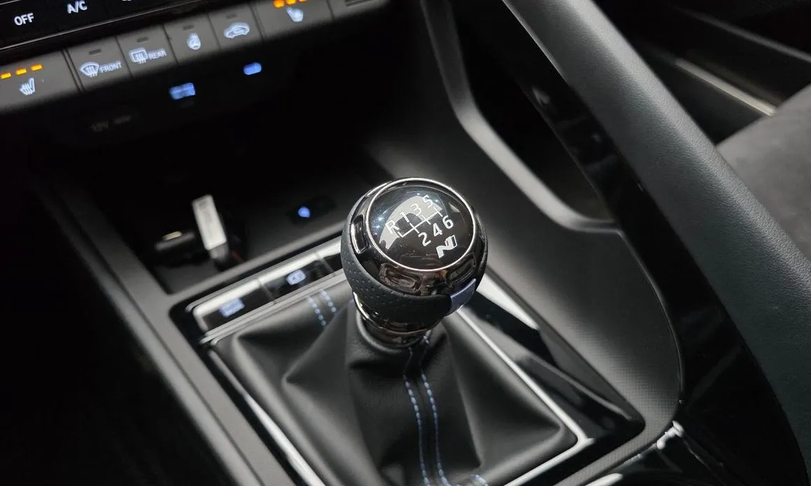 Hyundai AVANTE — фото 9