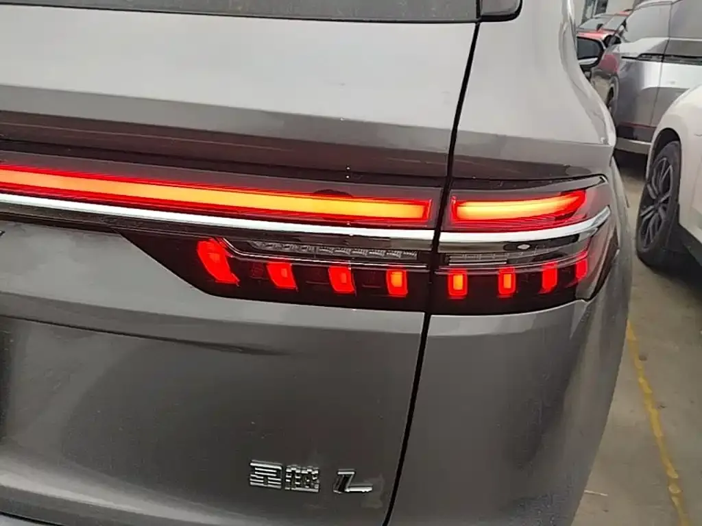 Geely Xingyue L — фото 9