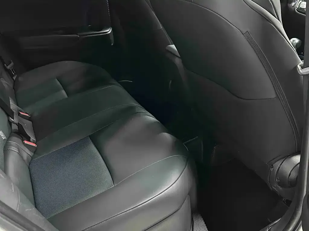Toyota C-HR — фото 2