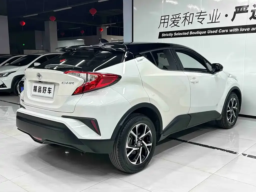 Toyota C-HR — фото 7