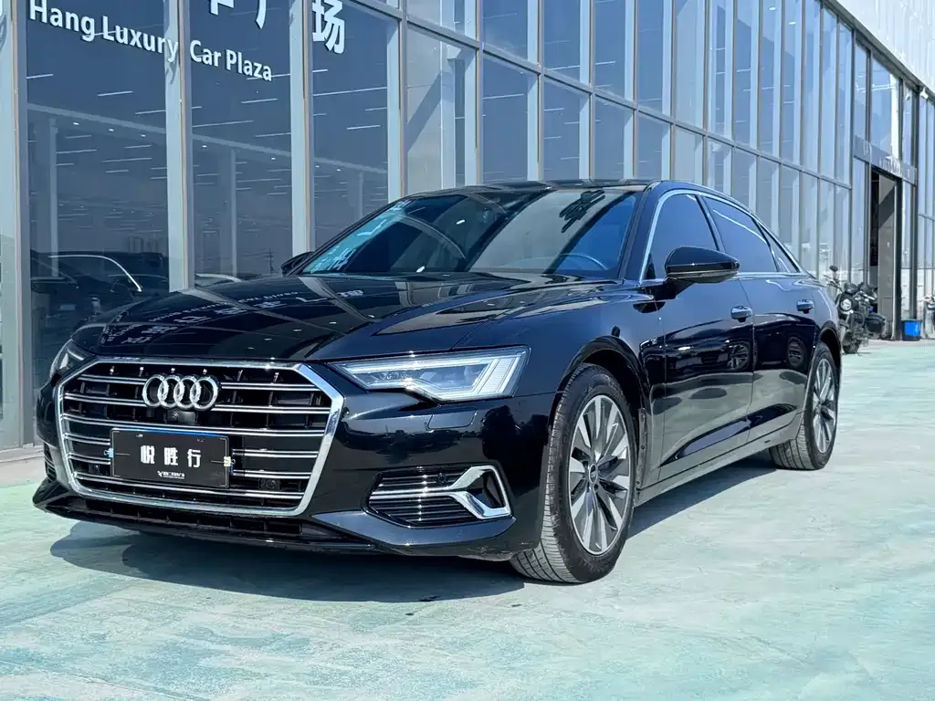 Audi A6L — фото 1