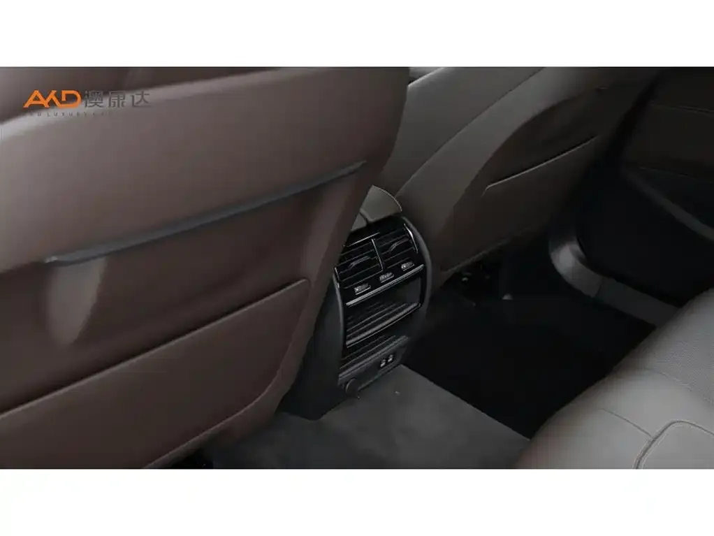 BMW 5 Series — фото 9