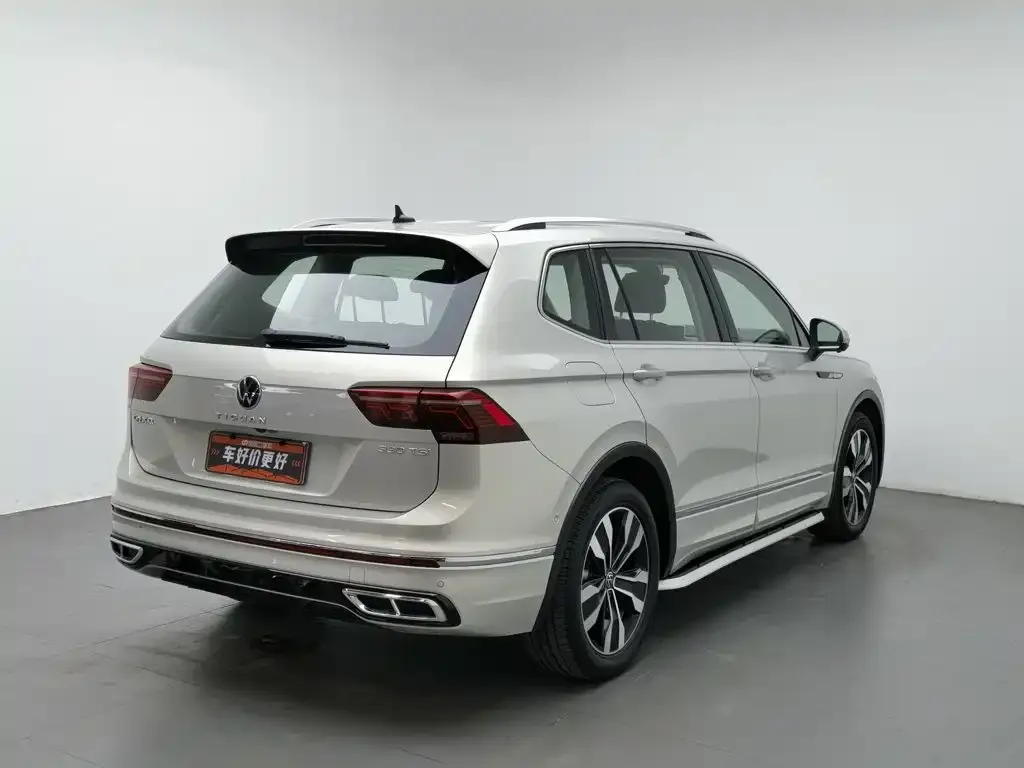 Volkswagen Tiguan L — фото 4