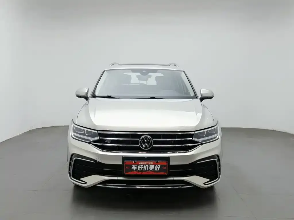 Volkswagen Tiguan L — фото 3