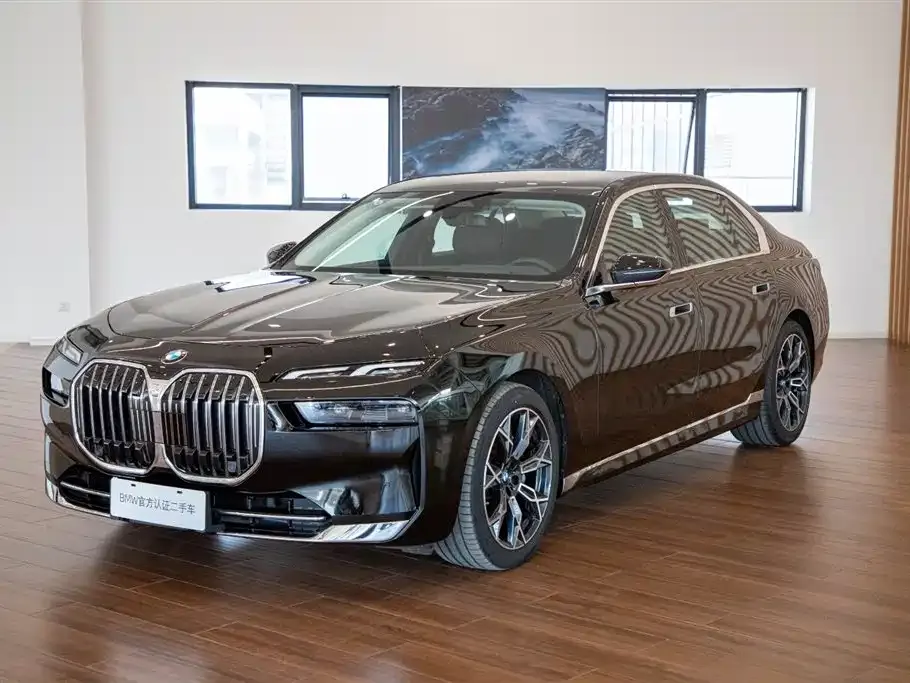 BMW 7 Series — фото 10