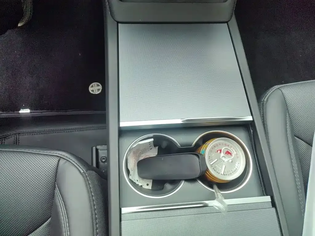 Tesla Model 3 — фото 10