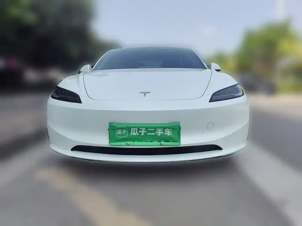 Tesla Model 3 — фото 4