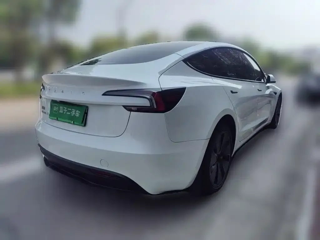 Tesla Model 3 — фото 2