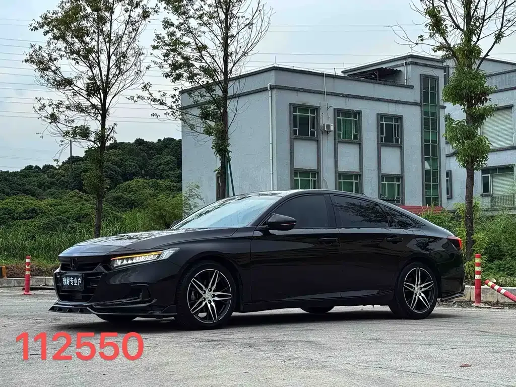 Honda Accord — фото 1