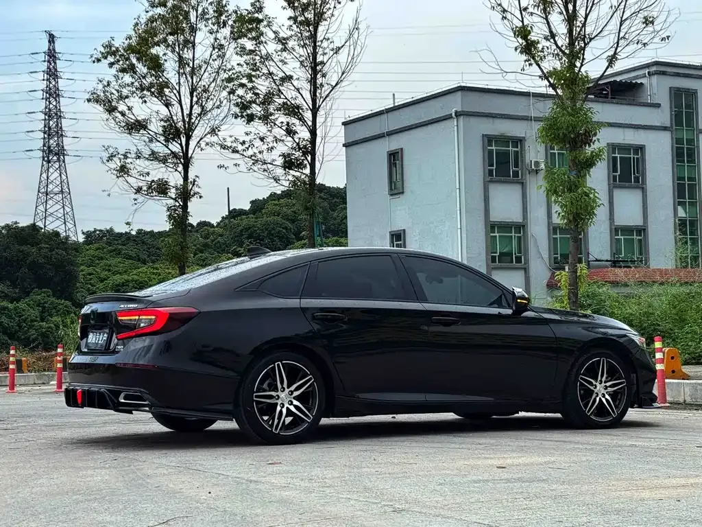 Honda Accord — фото 7