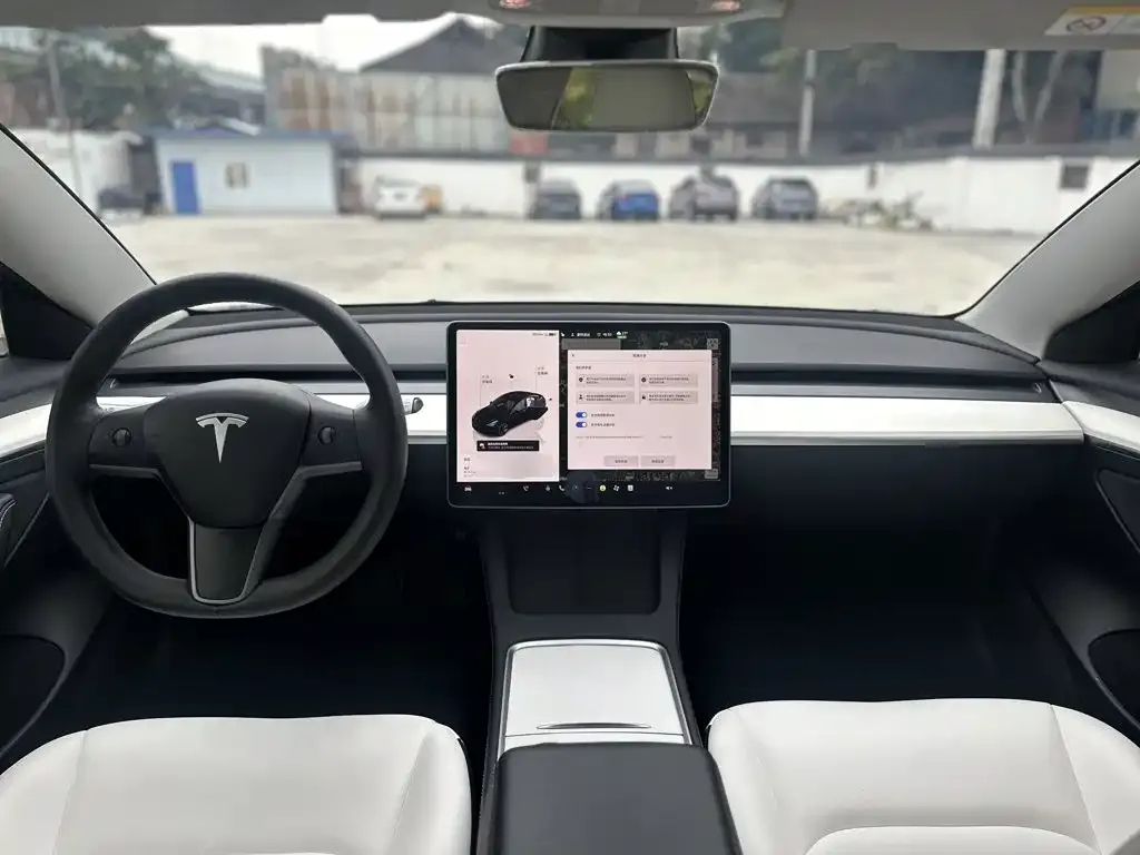 Tesla Model 3 — фото 4