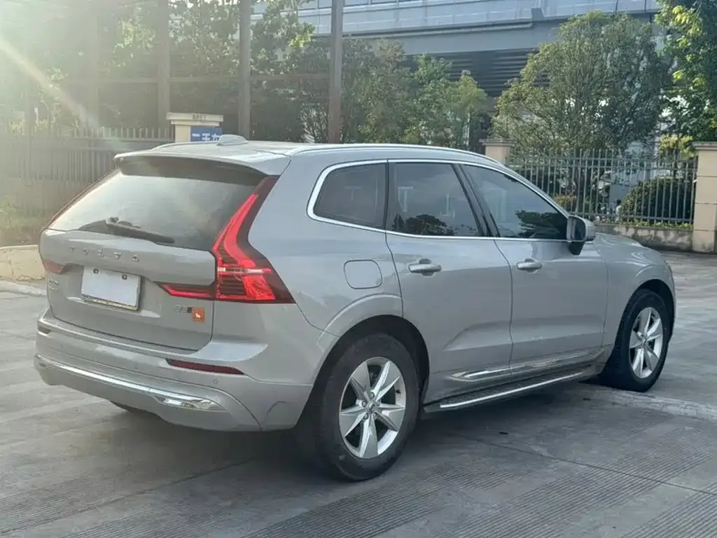 Volvo XC60 — фото 9
