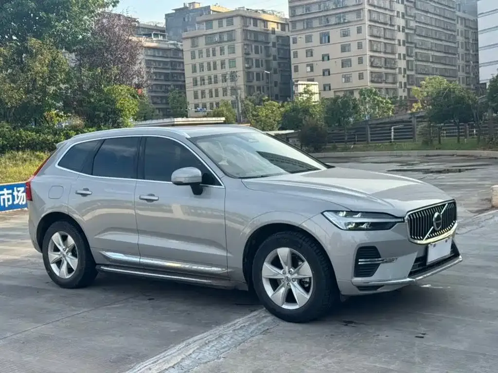 Volvo XC60 — фото 8