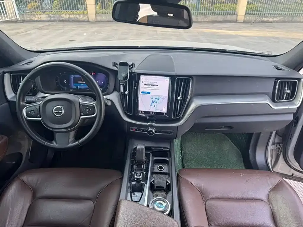 Volvo XC60 — фото 4
