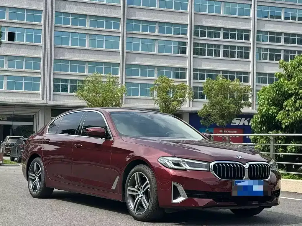 BMW 5 Series — фото 1