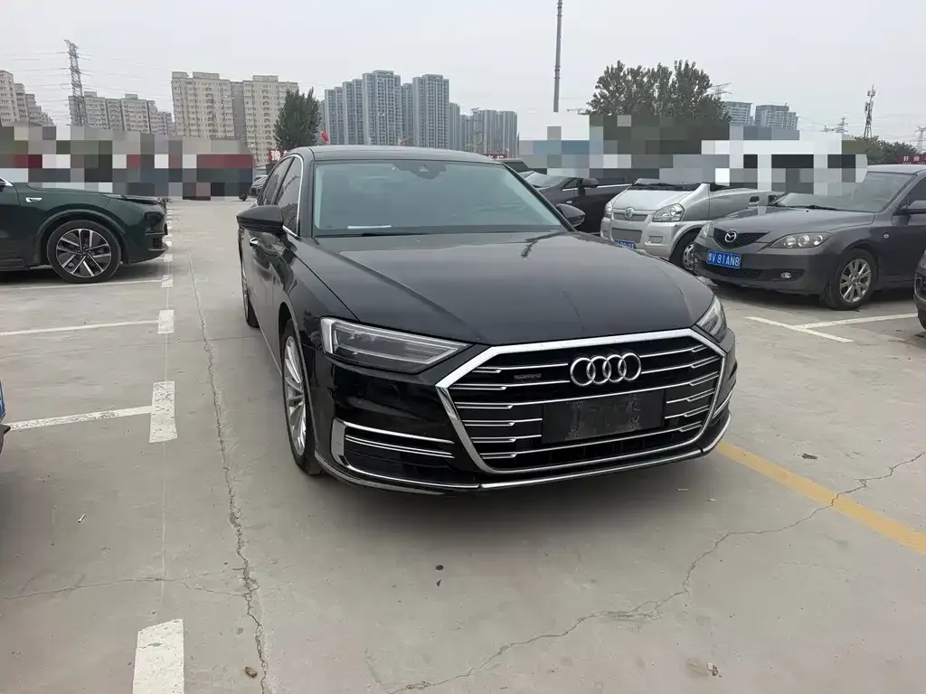 Audi A8 — фото 3