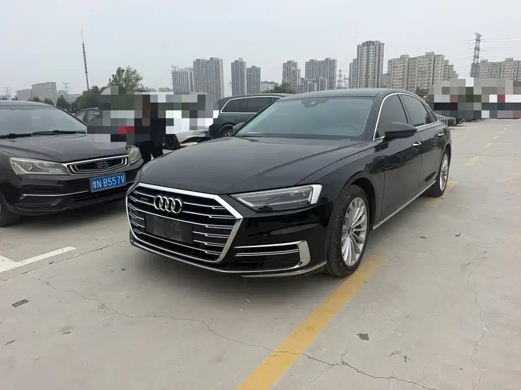 Audi A8 — фото 2