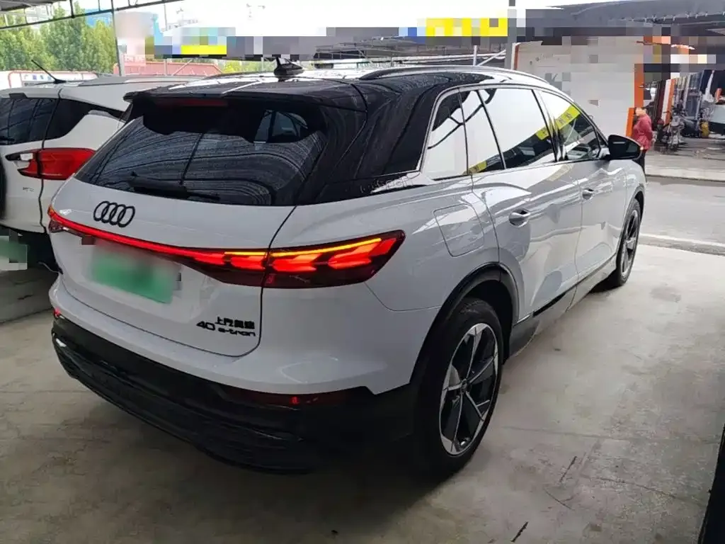 Audi Q5 e-tron — фото 2