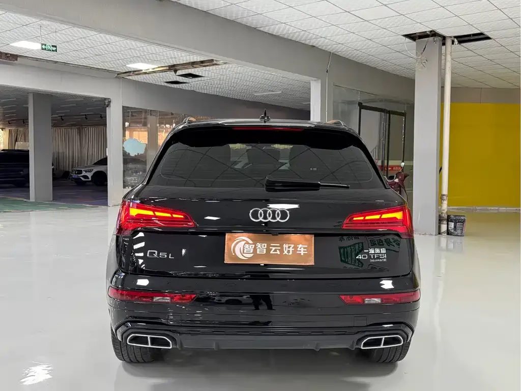 Audi Q5L — фото 3