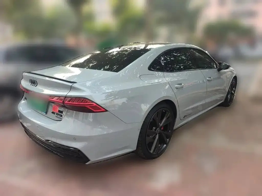 Audi A7L — фото 10