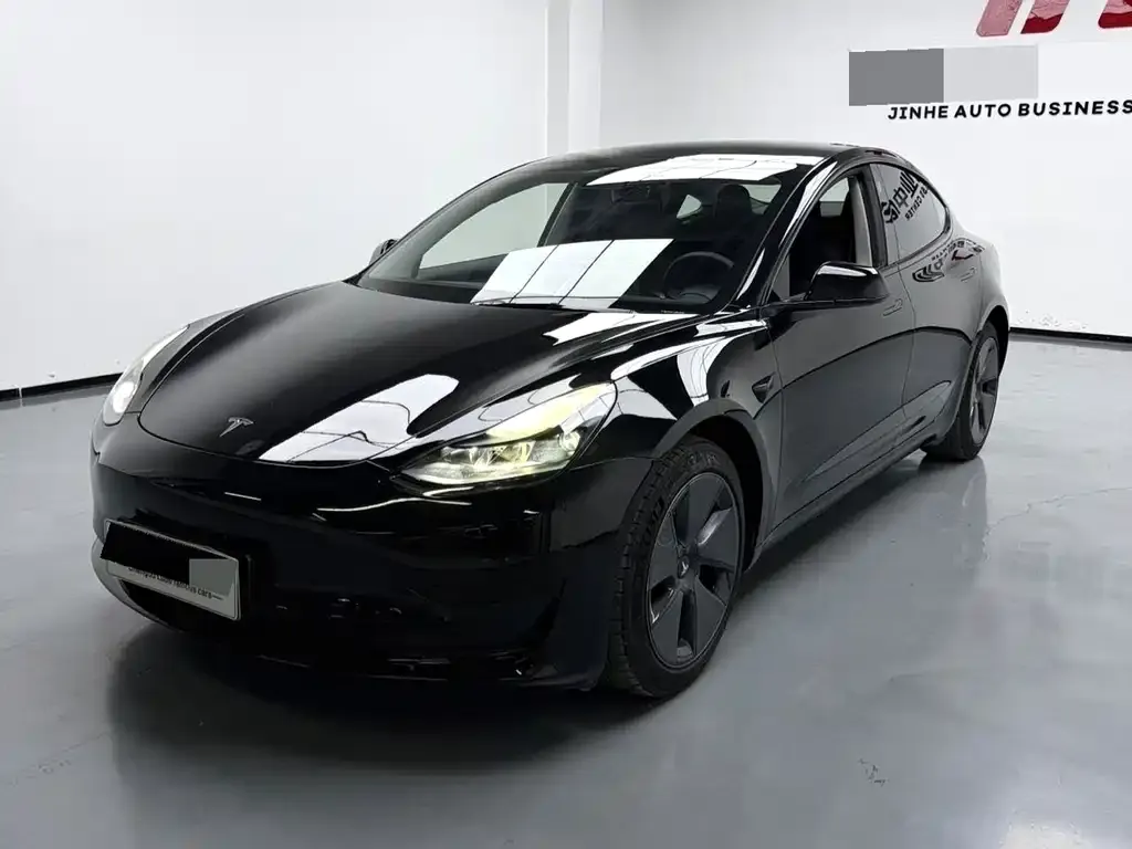 Tesla Model 3 — фото 1
