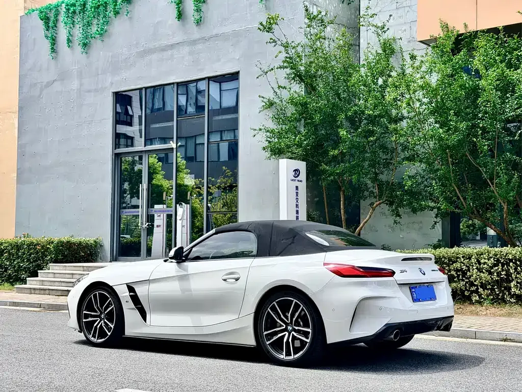 BMW Z4 — фото 10
