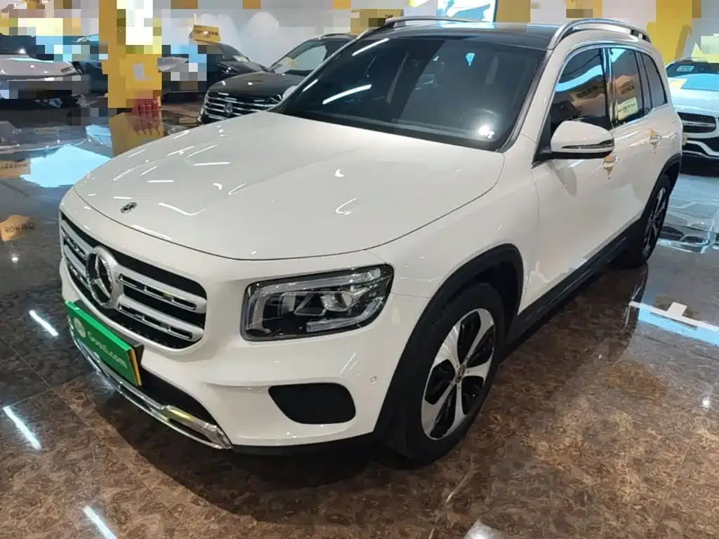 Mercedes-Benz GLB — фото 1
