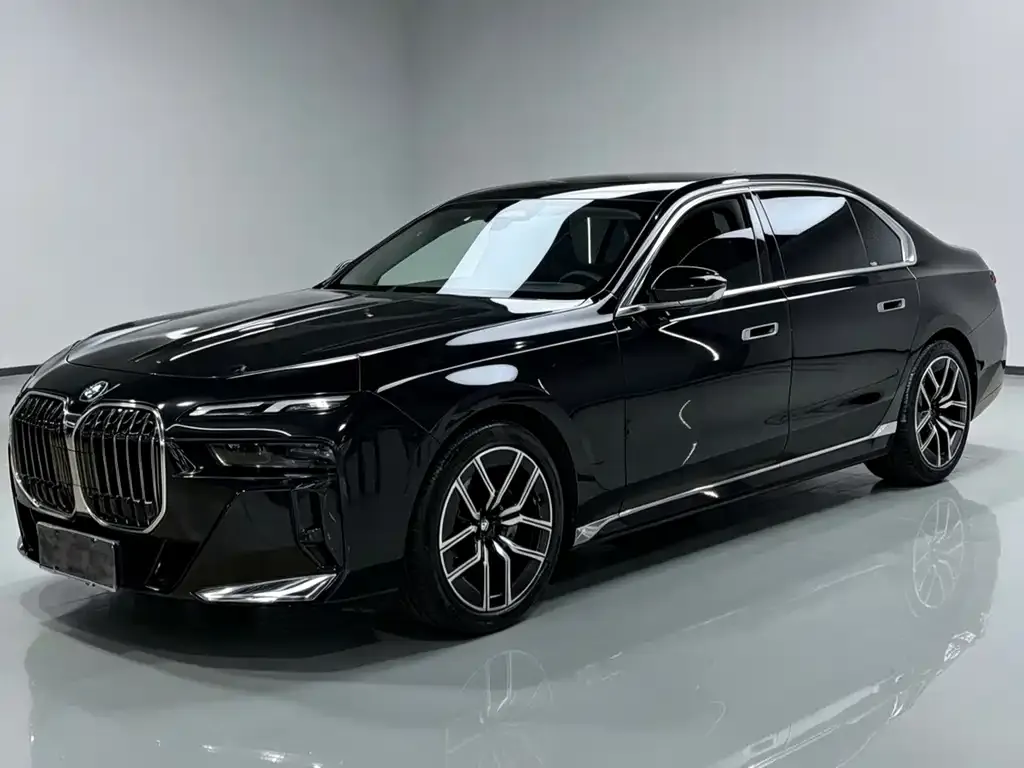 BMW 7 Series — фото 1