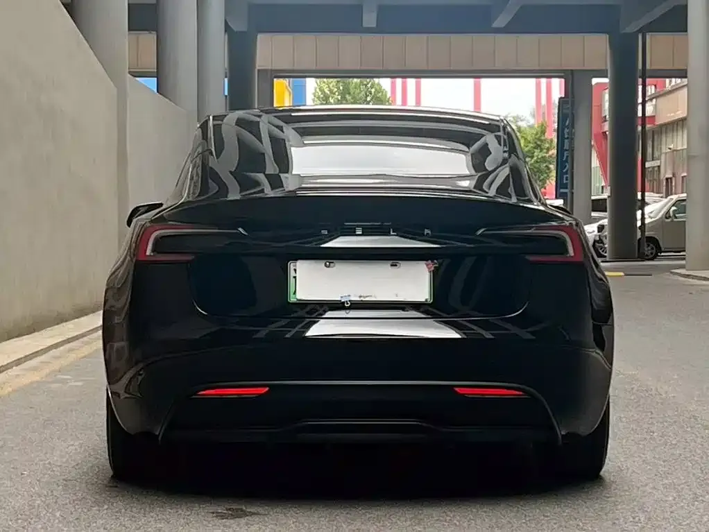 Tesla Model 3 — фото 8