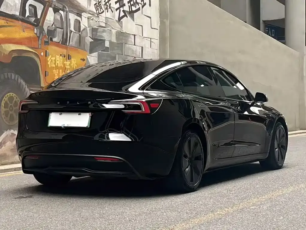Tesla Model 3 — фото 10