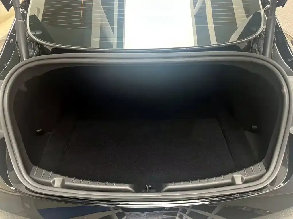 Tesla Model 3 — фото 2