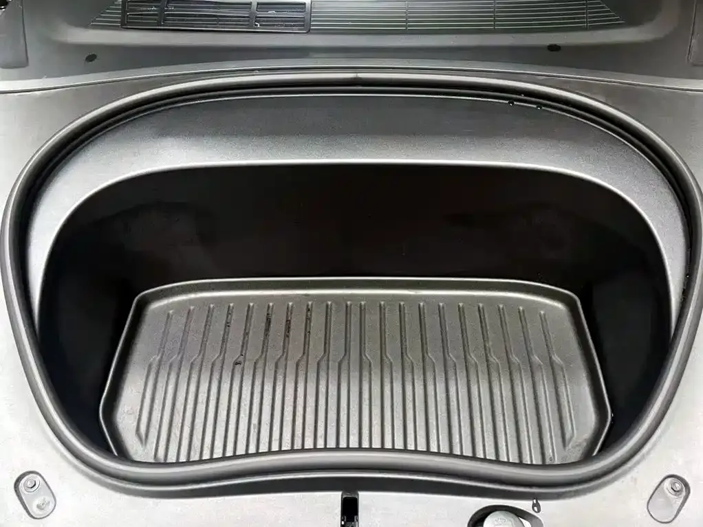 Tesla Model 3 — фото 5