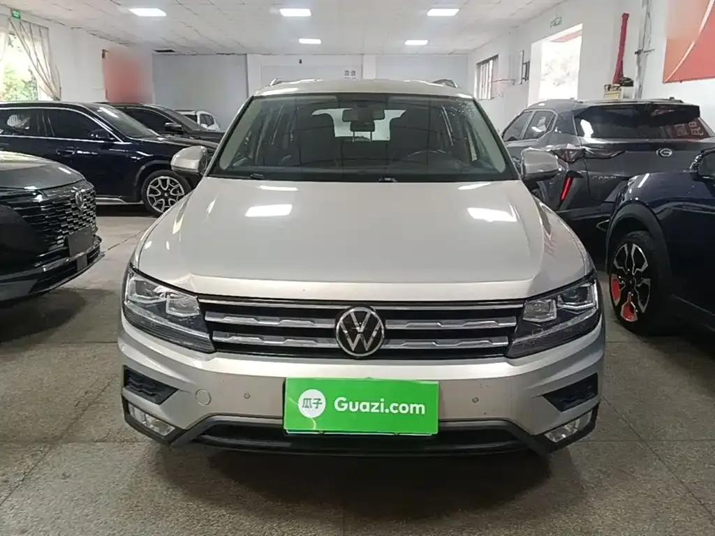 Volkswagen Tiguan L — фото 3