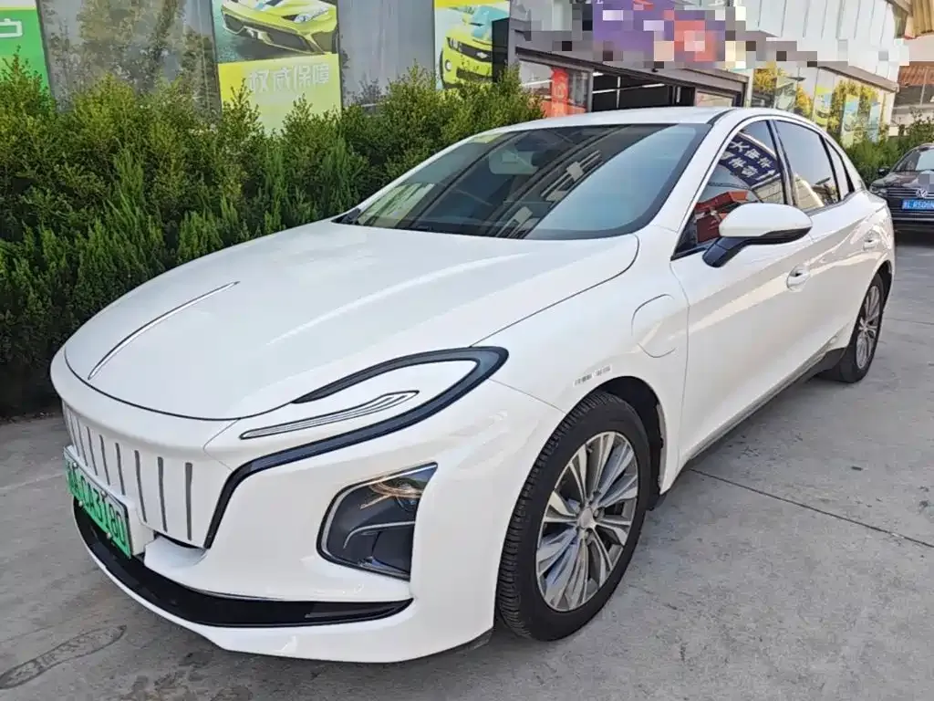 Hongqi E-QM5 — фото 10