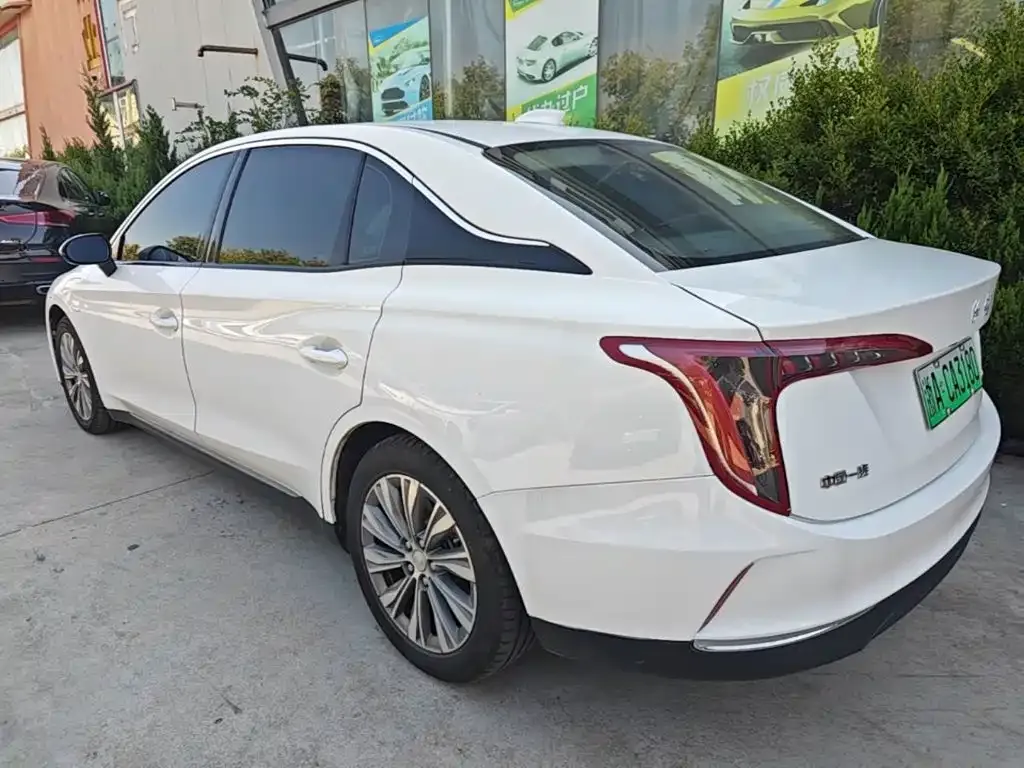 Hongqi E-QM5 — фото 6