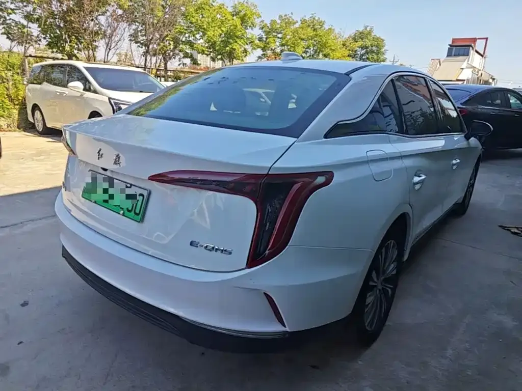 Hongqi E-QM5 — фото 7