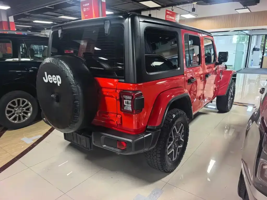 Jeep Wrangler — фото 10