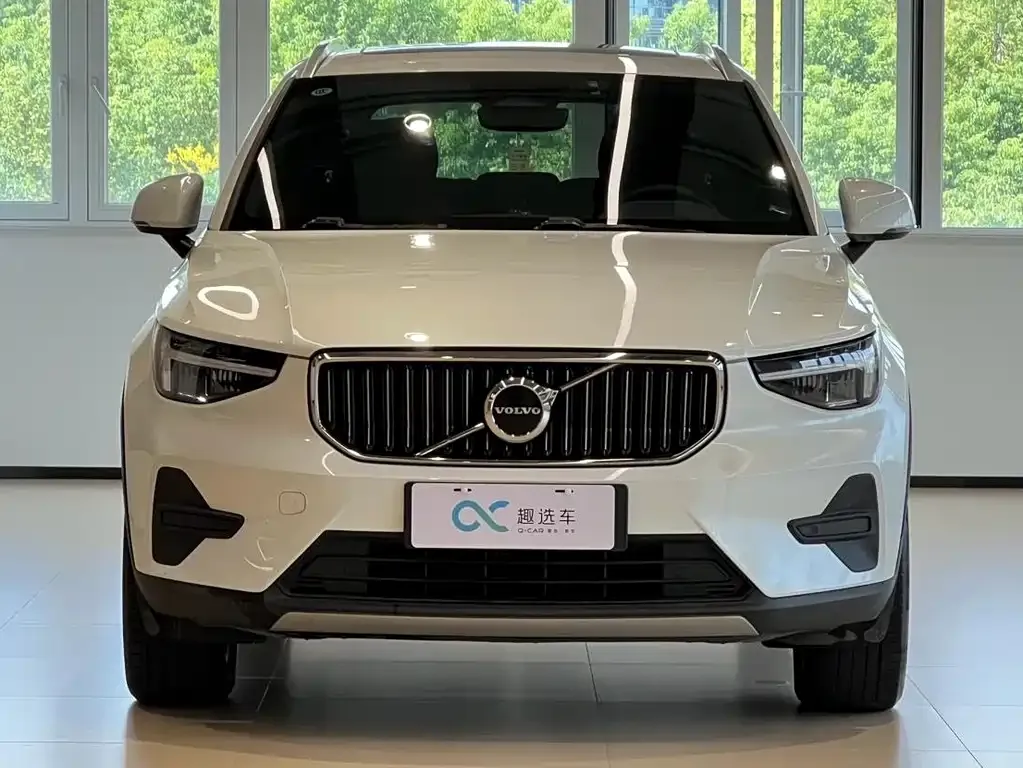 Volvo XC40 — фото 6
