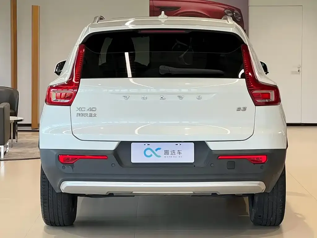 Volvo XC40 — фото 2