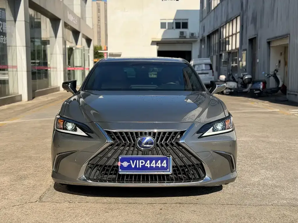 Lexus ES — фото 9