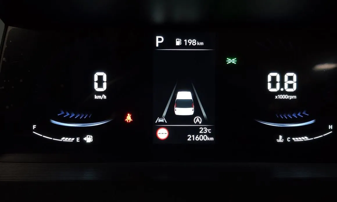Hyundai Staria — фото 3