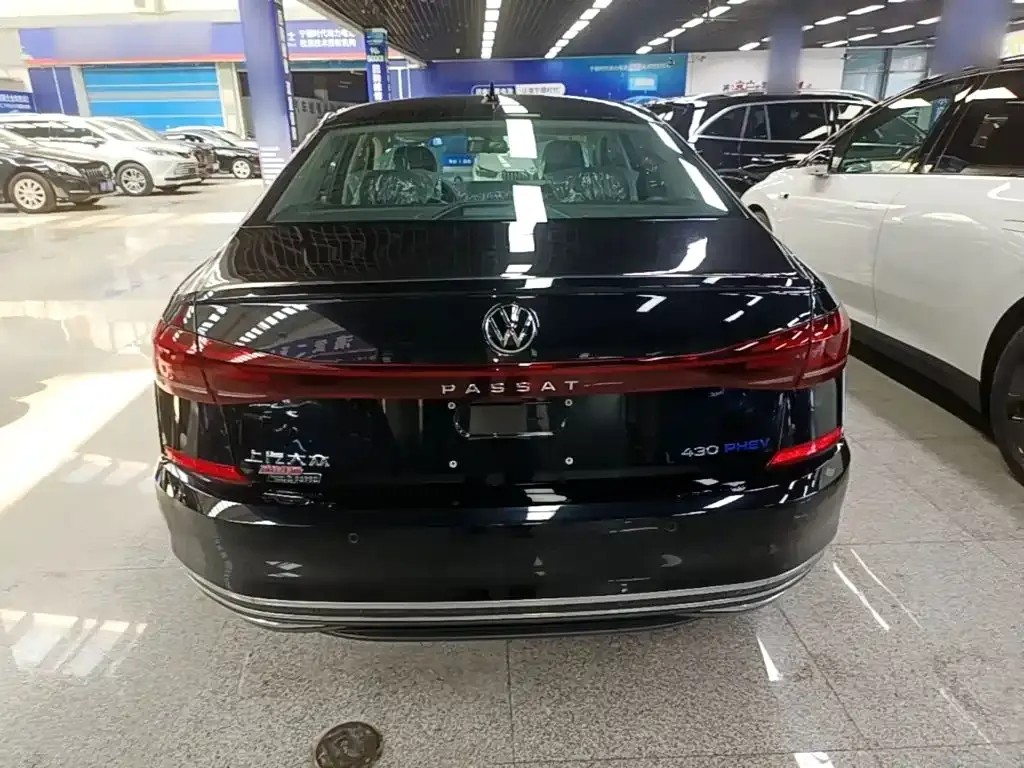 Volkswagen Passat PHEV — фото 6
