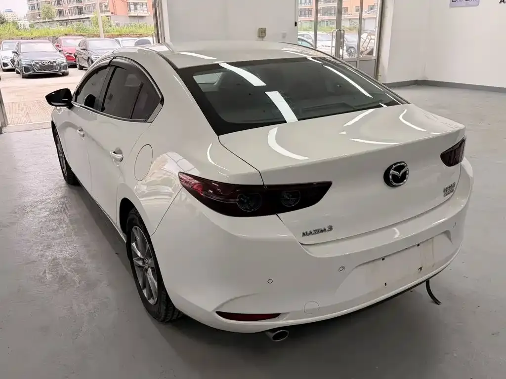 Mazda 3 Axela — фото 4