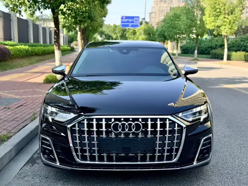 Audi A8 — фото 9