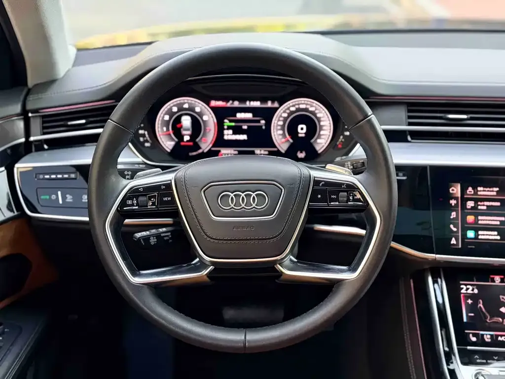Audi A8 — фото 10