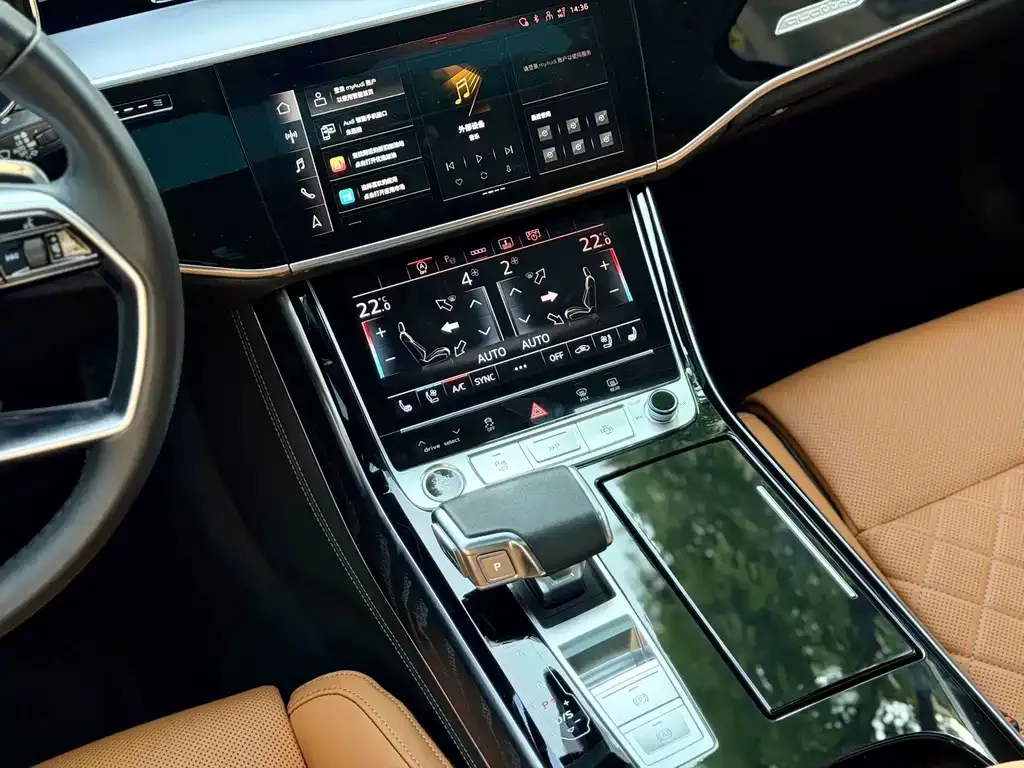 Audi A8 — фото 6