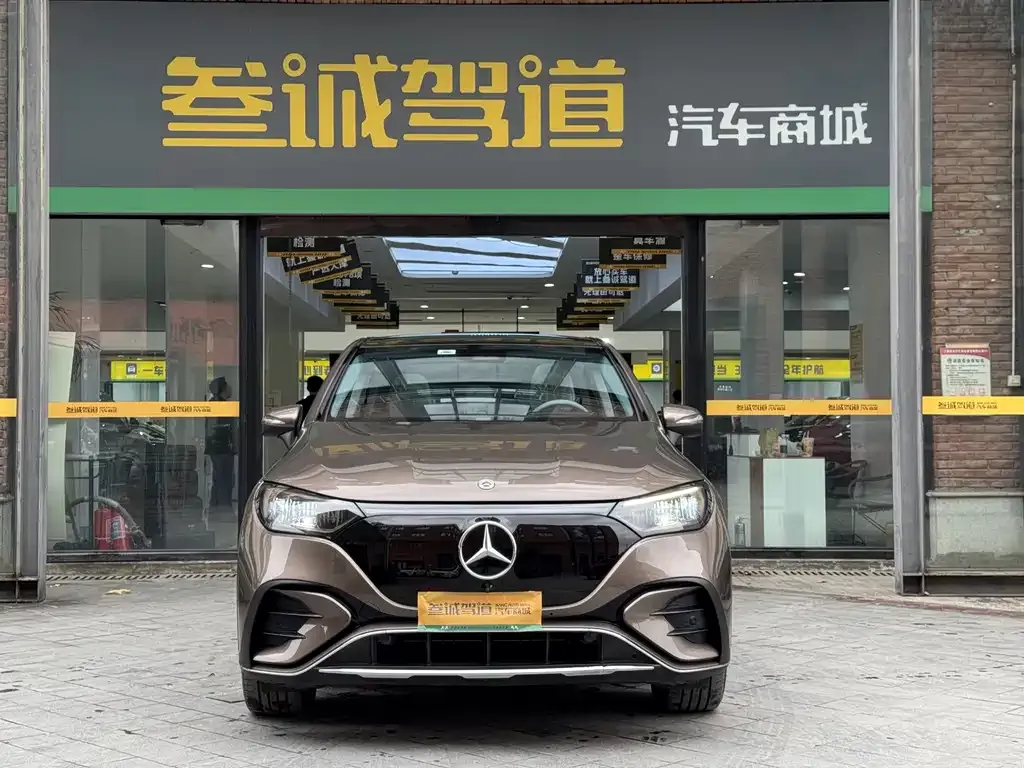 Mercedes-Benz EQE SUV — фото 3