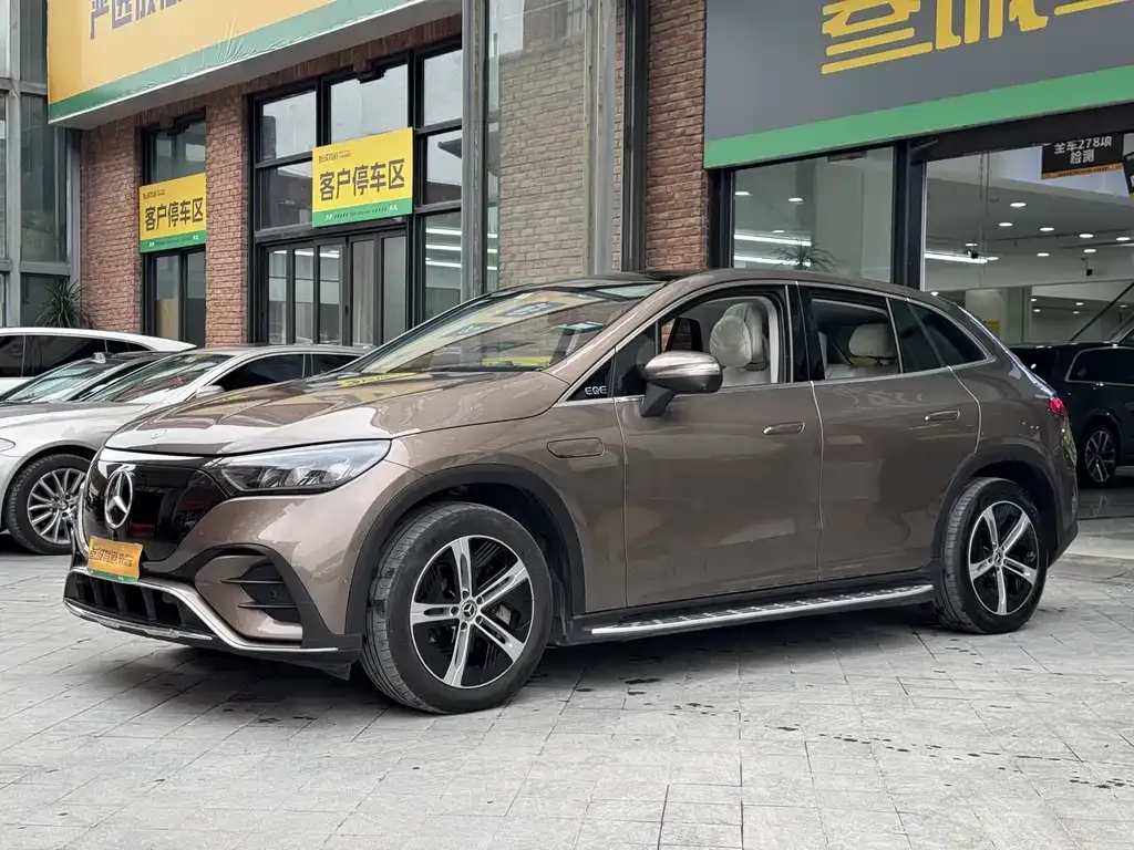 Mercedes-Benz EQE SUV — фото 4