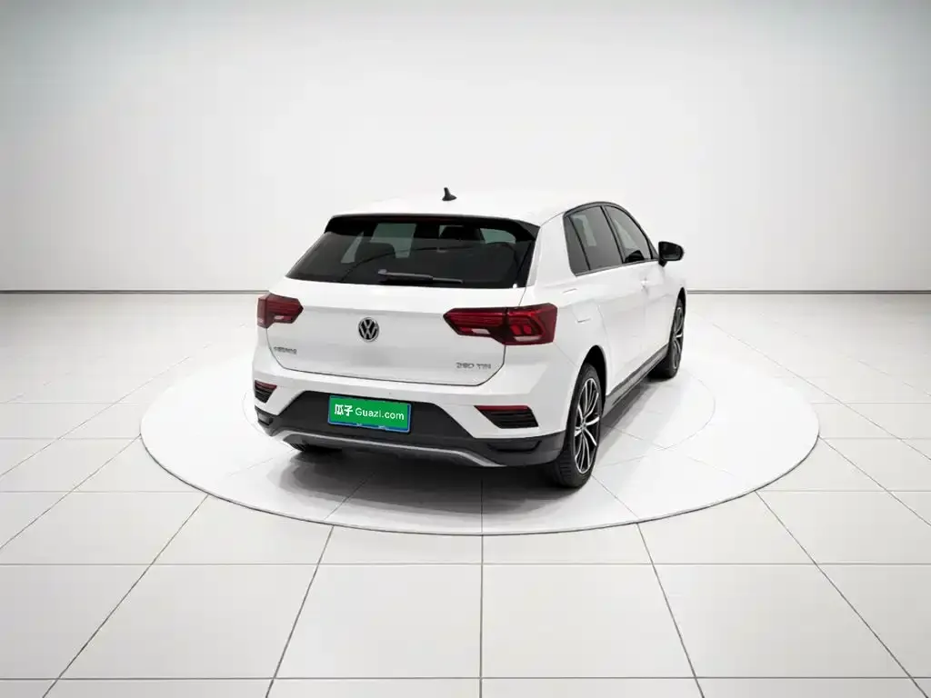 Volkswagen T-Roc — фото 2