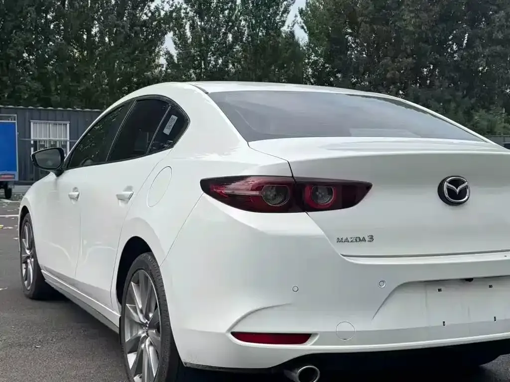 Mazda 3 Axela — фото 9